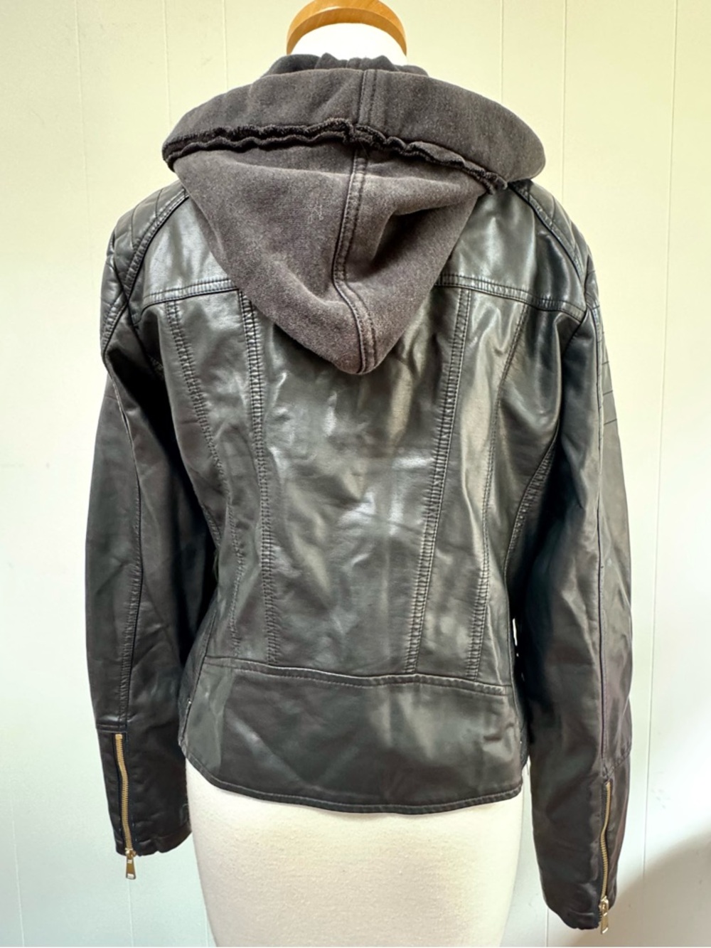 🔥Free People We The Free Harriett Black Vegan Leather Hooded Moto Jacket *Tear* - Picture 4 of 15